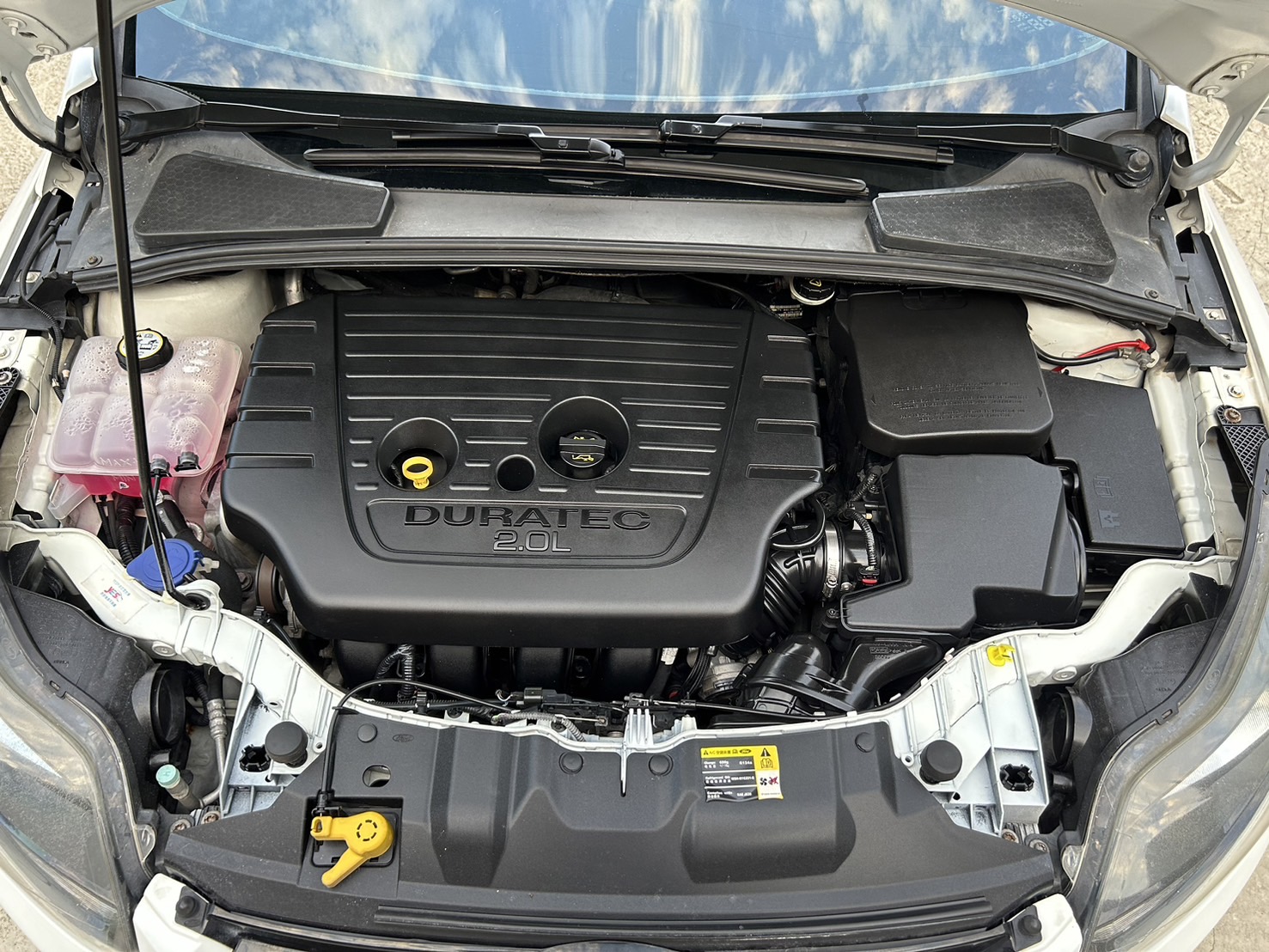 售：FORD 佛可司 FOCUS 頂級正一手跑14萬！（附查詢記錄）漂亮老師車 無改裝 原版件 無待修 錶準 滿配 360環景 歡迎預約看車！  第8張相片
