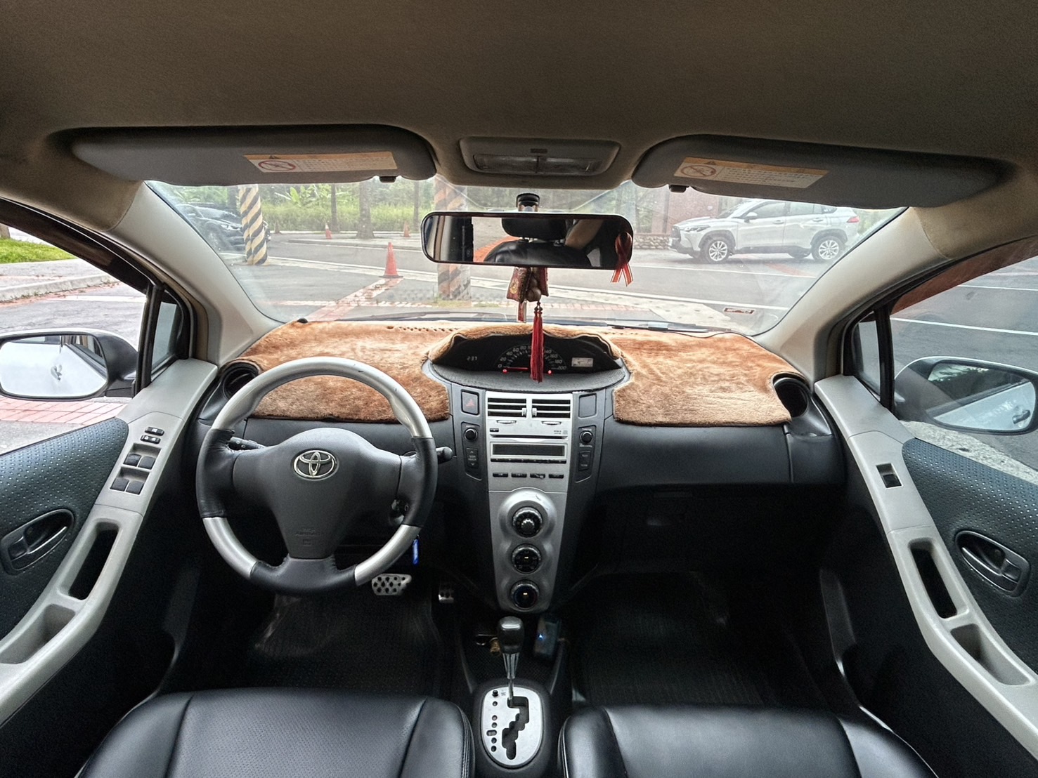 售：TOYOTA豐田YARIS 最真實完美的車況 完美呈現到每位貴賓 先誠實在成交 經典不敗小車之王！  第6張相片