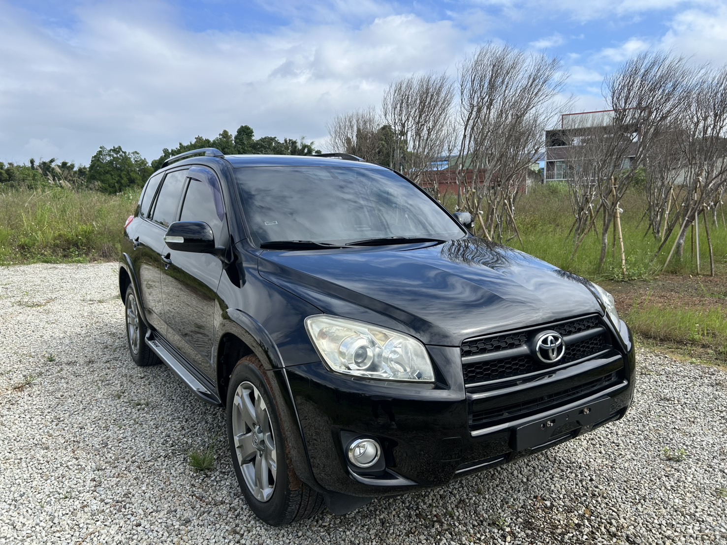 售：豐田TOYOTA RAV4 2.4頂級款！好爸爸休旅車 全車出遊好辛福 行李空間保證夠！歡迎預約看車！  第3張相片