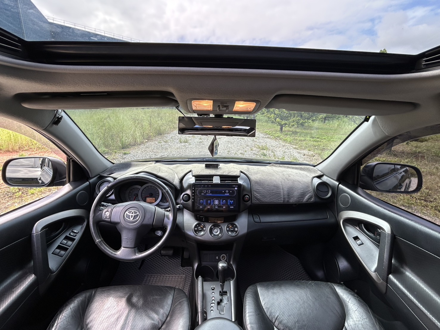 售：豐田TOYOTA RAV4 2.4頂級款！好爸爸休旅車 全車出遊好辛福 行李空間保證夠！歡迎預約看車！  第7張相片