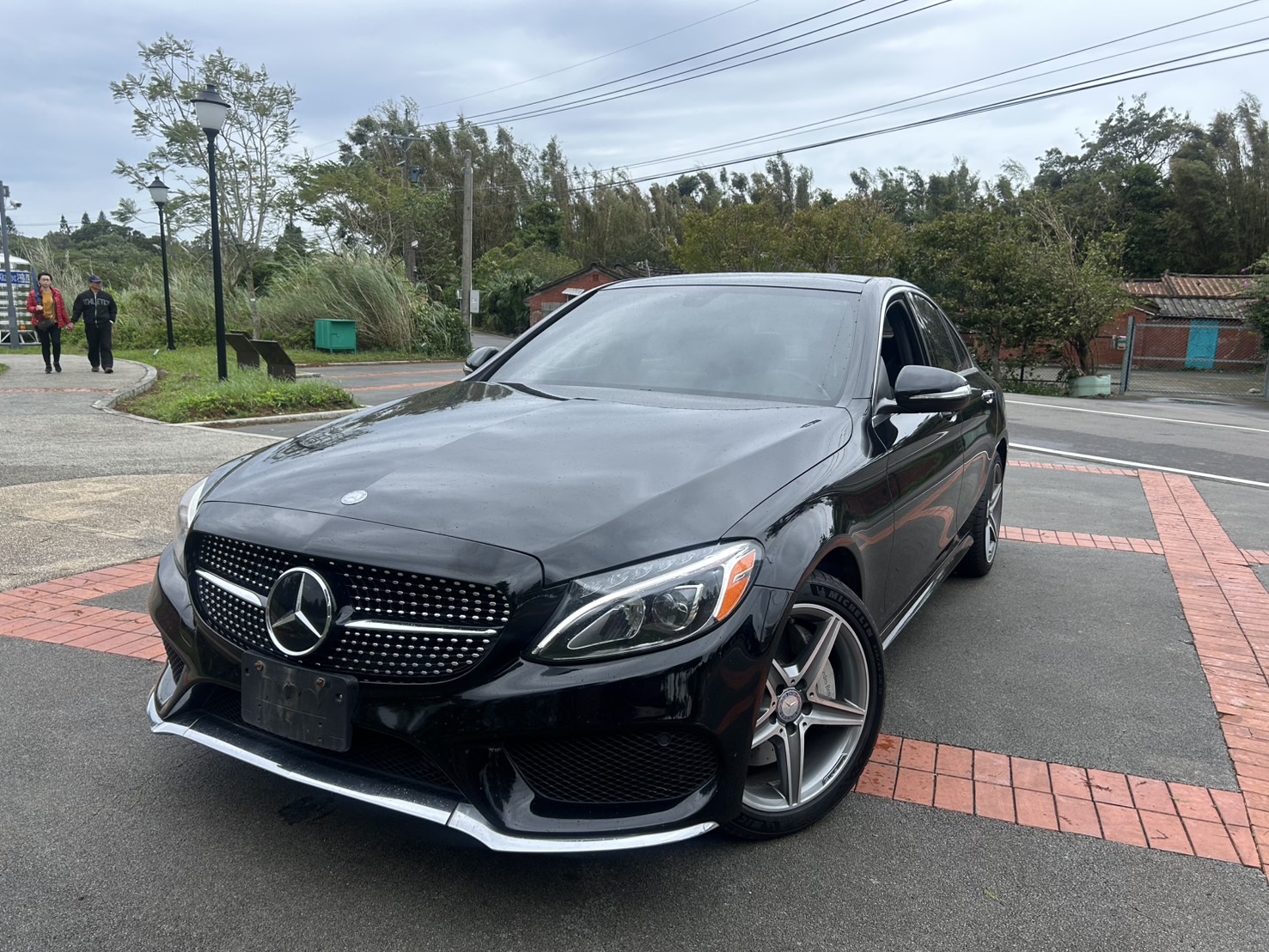 售：BENZ賓士大滿配C300AMG 4MAT 正跑11萬公里，此車有附超級鑑定+HAA雙認證！歡迎車換車更優惠！  第1張相片