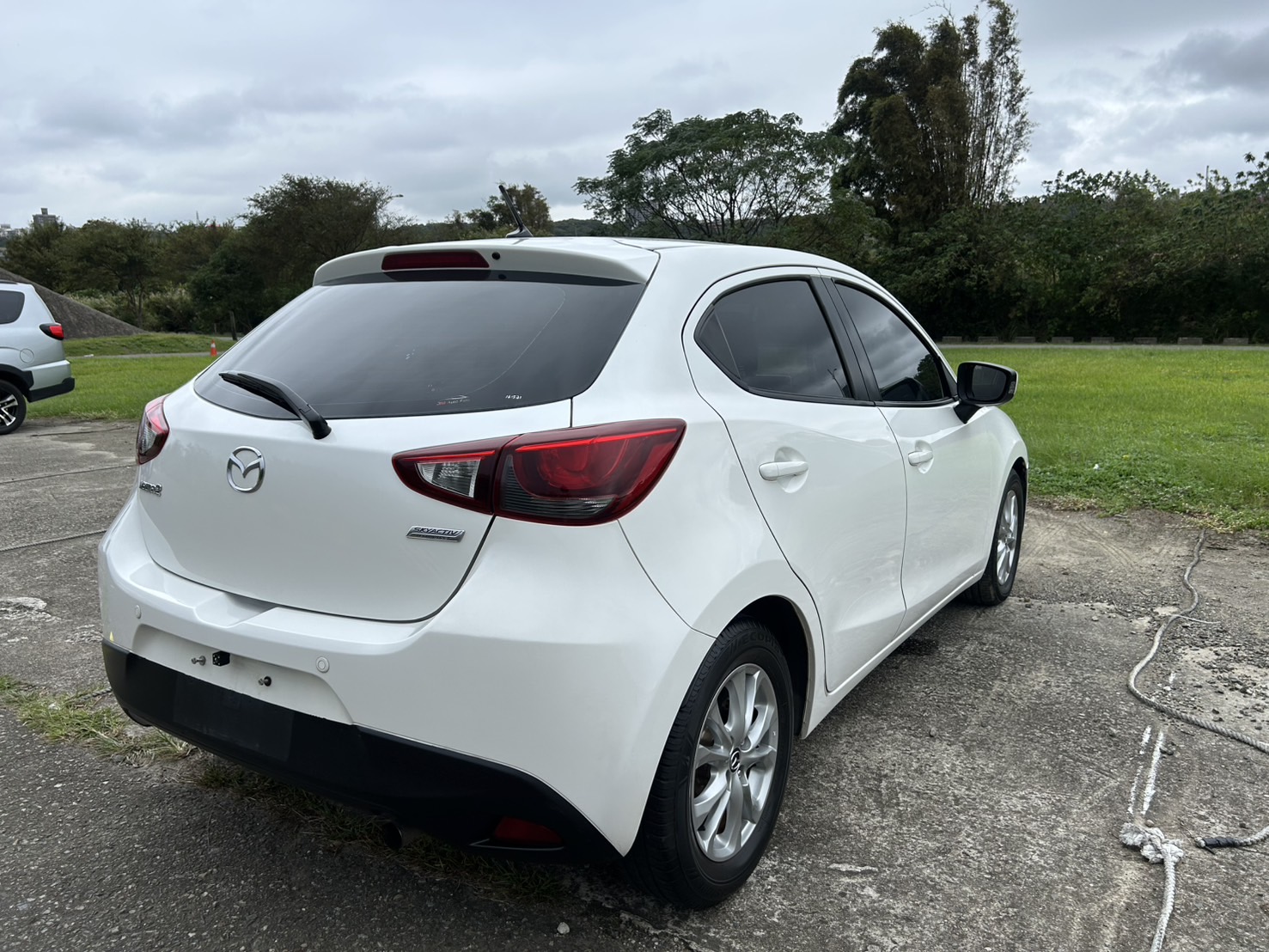 售：馬自達MAZDA混動馬2 正1500cc排量 小而輕巧車身設計 小資南女最愛！正跑10萬公里 附HAA+HOT雙認證！歡迎預算看車或車換車更優惠！  第3張相片