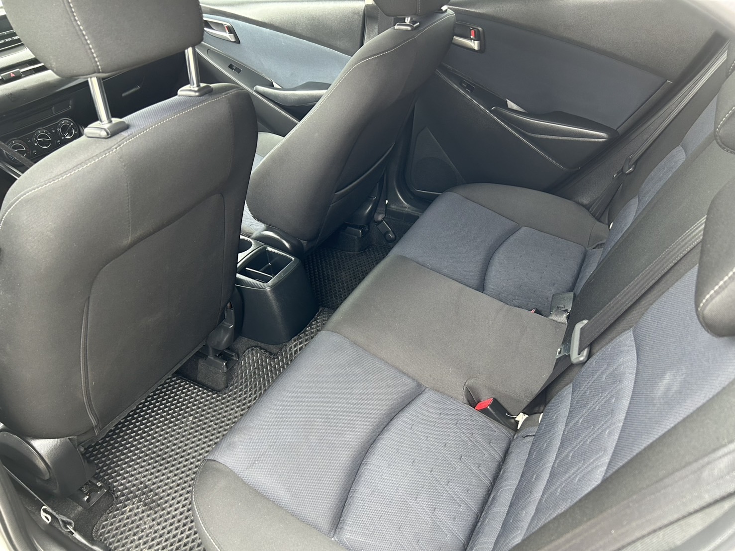 售：馬自達MAZDA混動馬2 正1500cc排量 小而輕巧車身設計 小資南女最愛！正跑10萬公里 附HAA+HOT雙認證！歡迎預算看車或車換車更優惠！  第6張相片