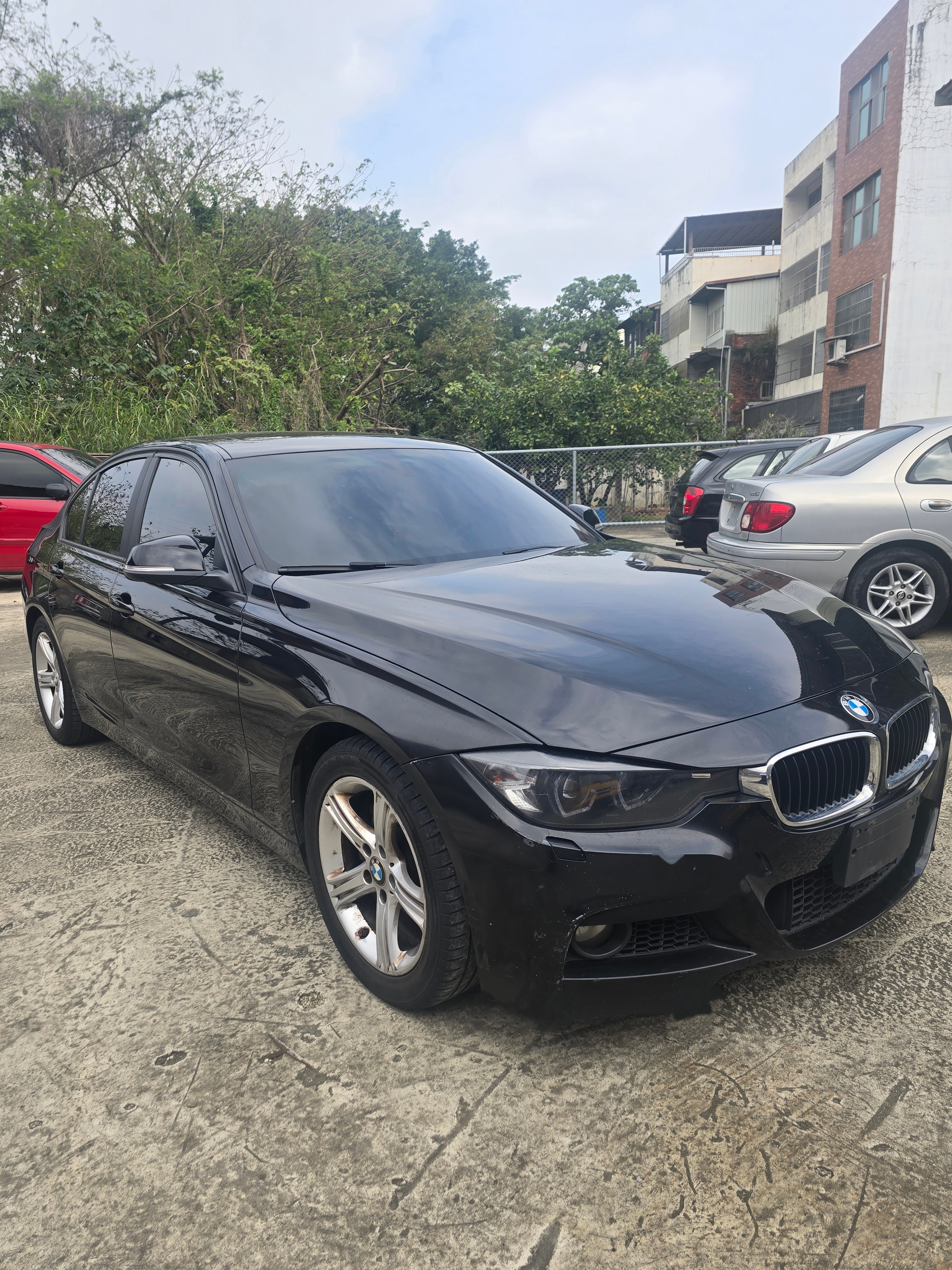 售：寶馬BMW F30 328 跑少 無惡改亂操 您擔心的練條漏油問題皆已處理完成（有工單）歡迎帶懂車的來看車！：  第3張相片