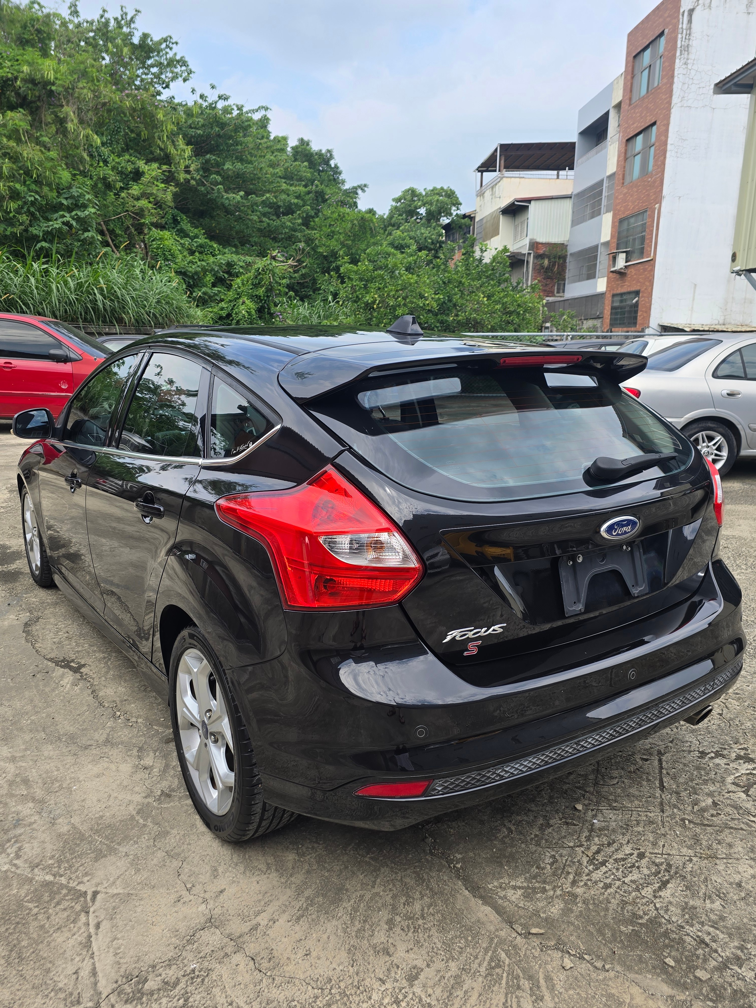 售：FORD福特focus 2.0 S版天窗 輔助停車 10合1影音多媒體 正跑12萬，會員獨享售後免費維修美容！  第2張相片