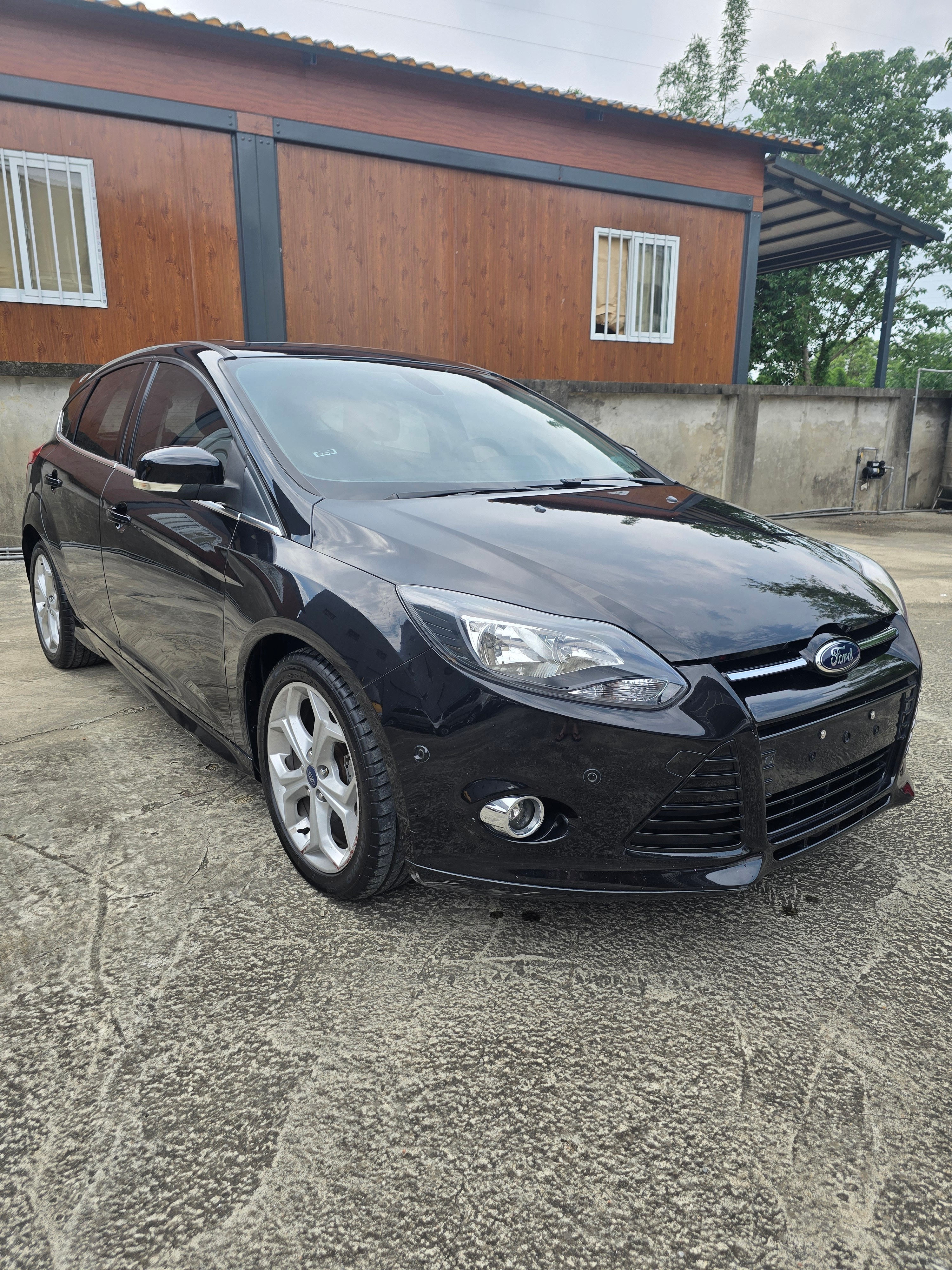 售：FORD福特focus 2.0 S版天窗 輔助停車 10合1影音多媒體 正跑12萬，會員獨享售後免費維修美容！  第3張相片