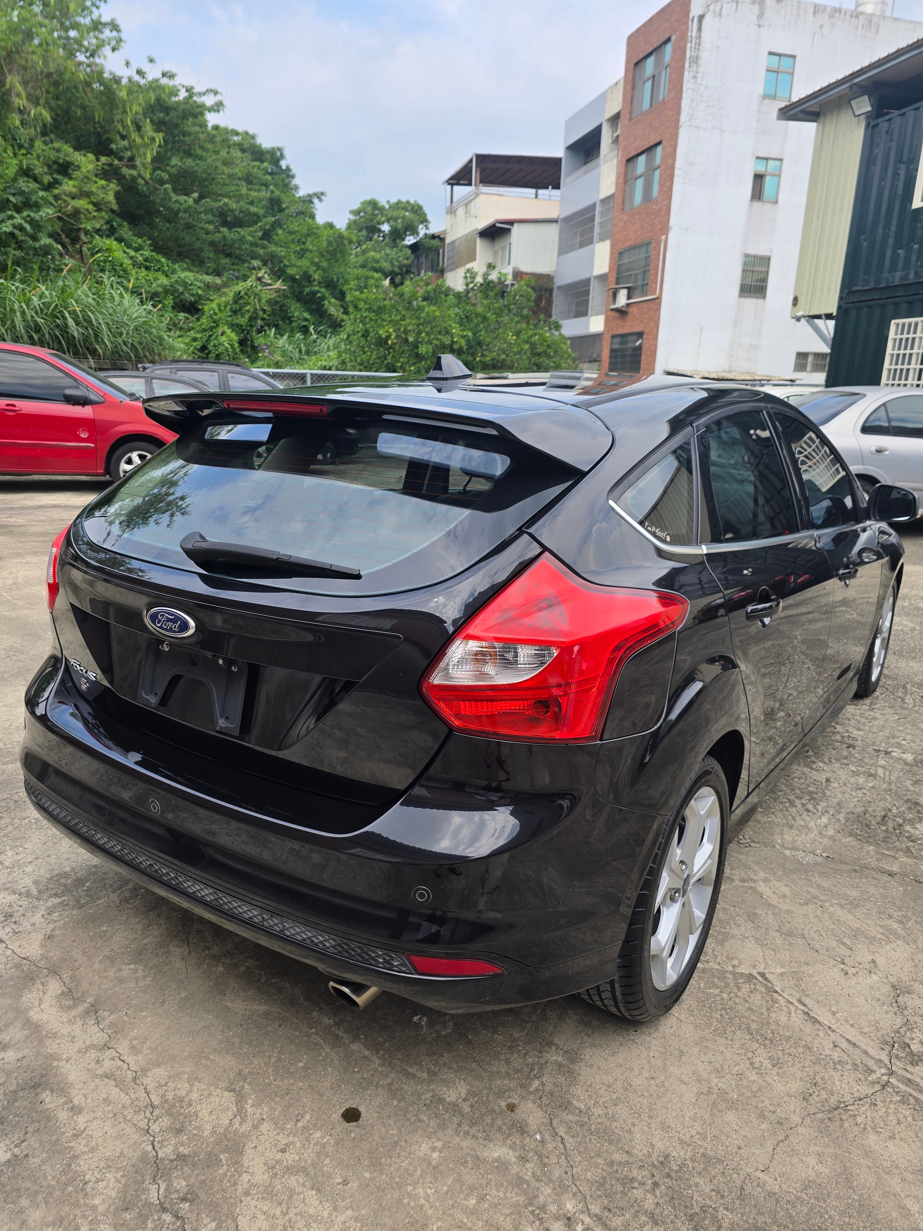 售：FORD福特focus 2.0 S版天窗 輔助停車 10合1影音多媒體 正跑12萬，會員獨享售後免費維修美容！  第4張相片