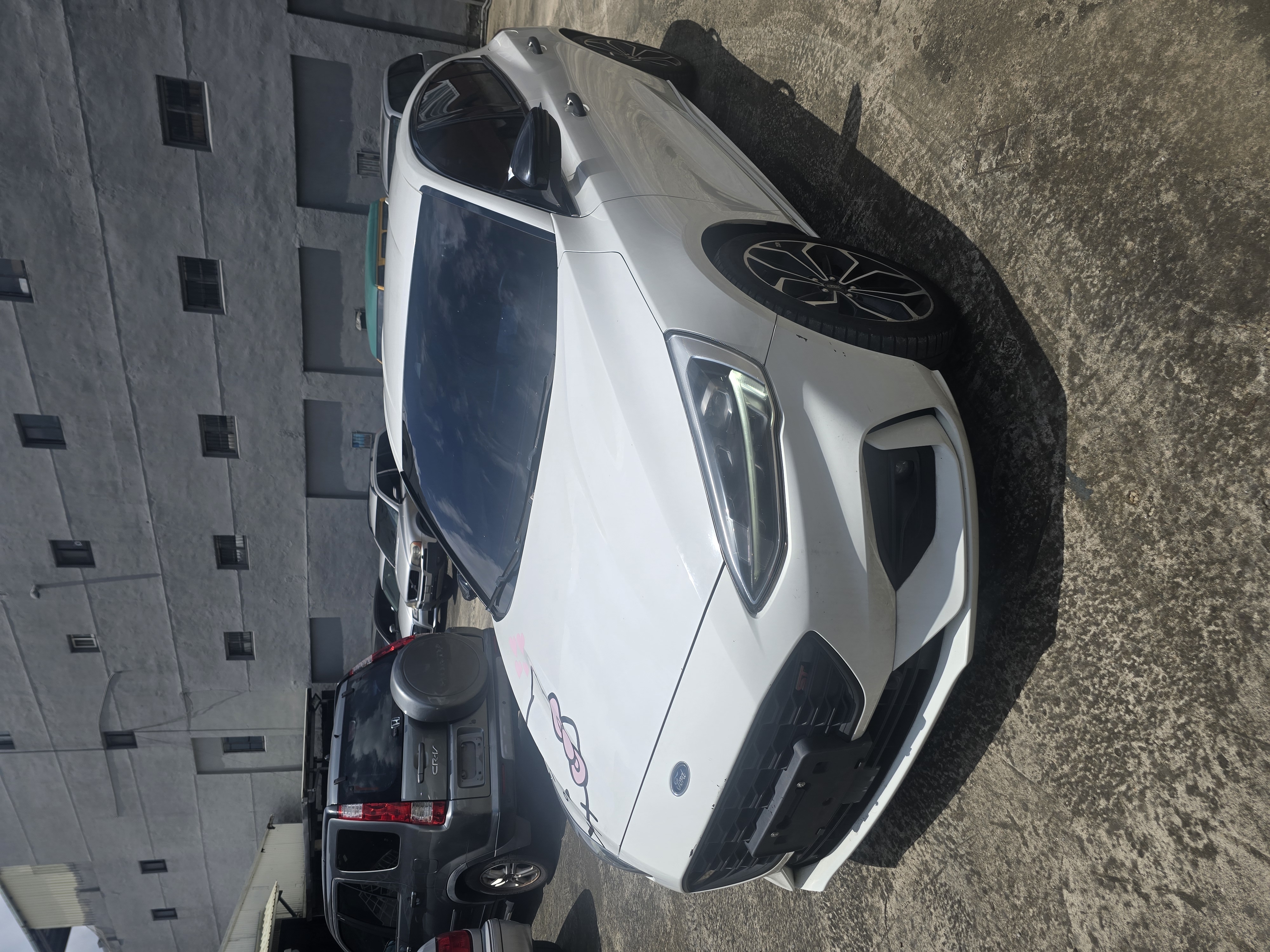 售：福特FOCUS 1.5ST-LINE 全車精品改鋁圈避震排氣管皆已整備上車！  第3張相片