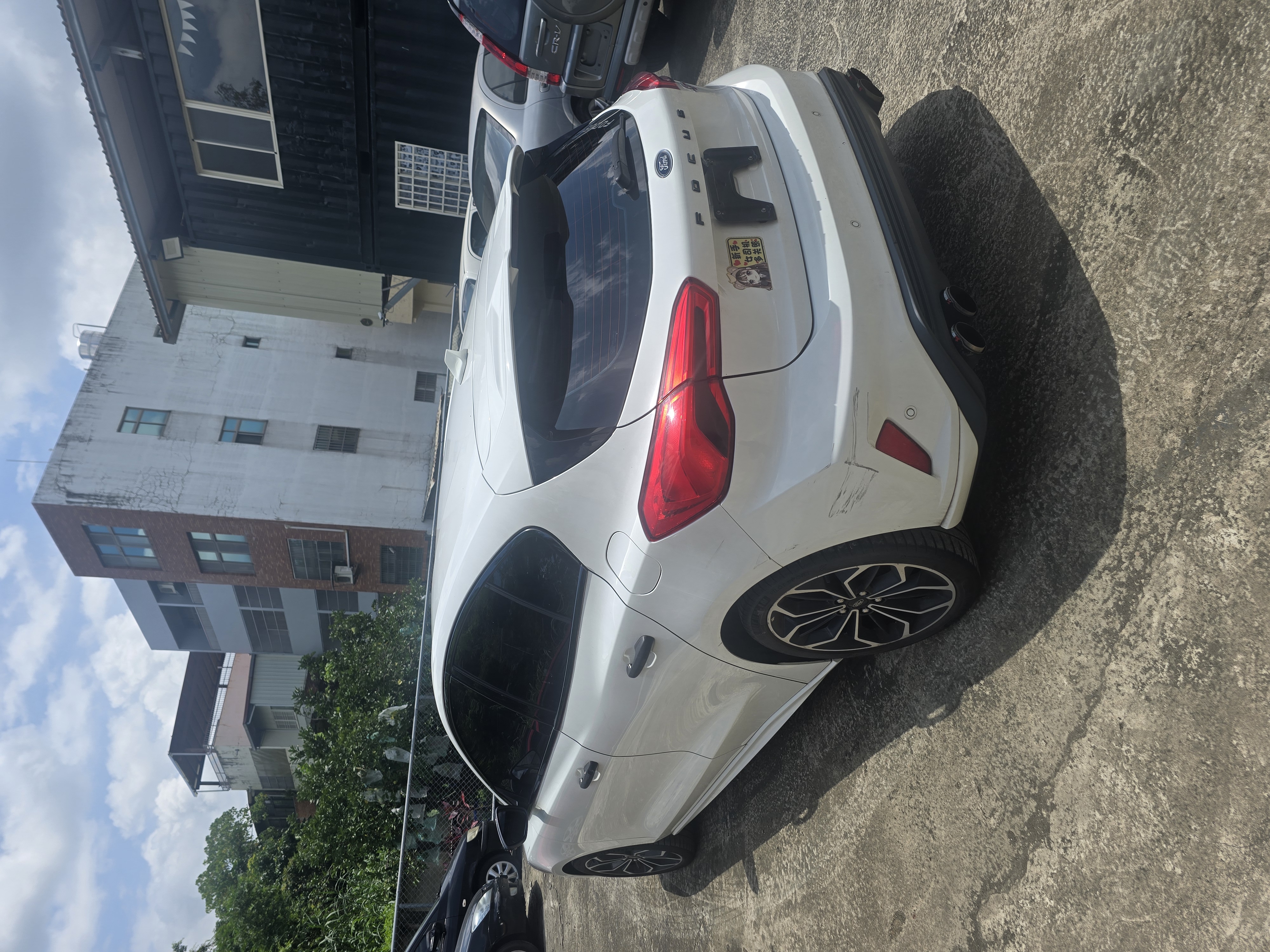 售：福特FOCUS 1.5ST-LINE 全車精品改鋁圈避震排氣管皆已整備上車！  第4張相片