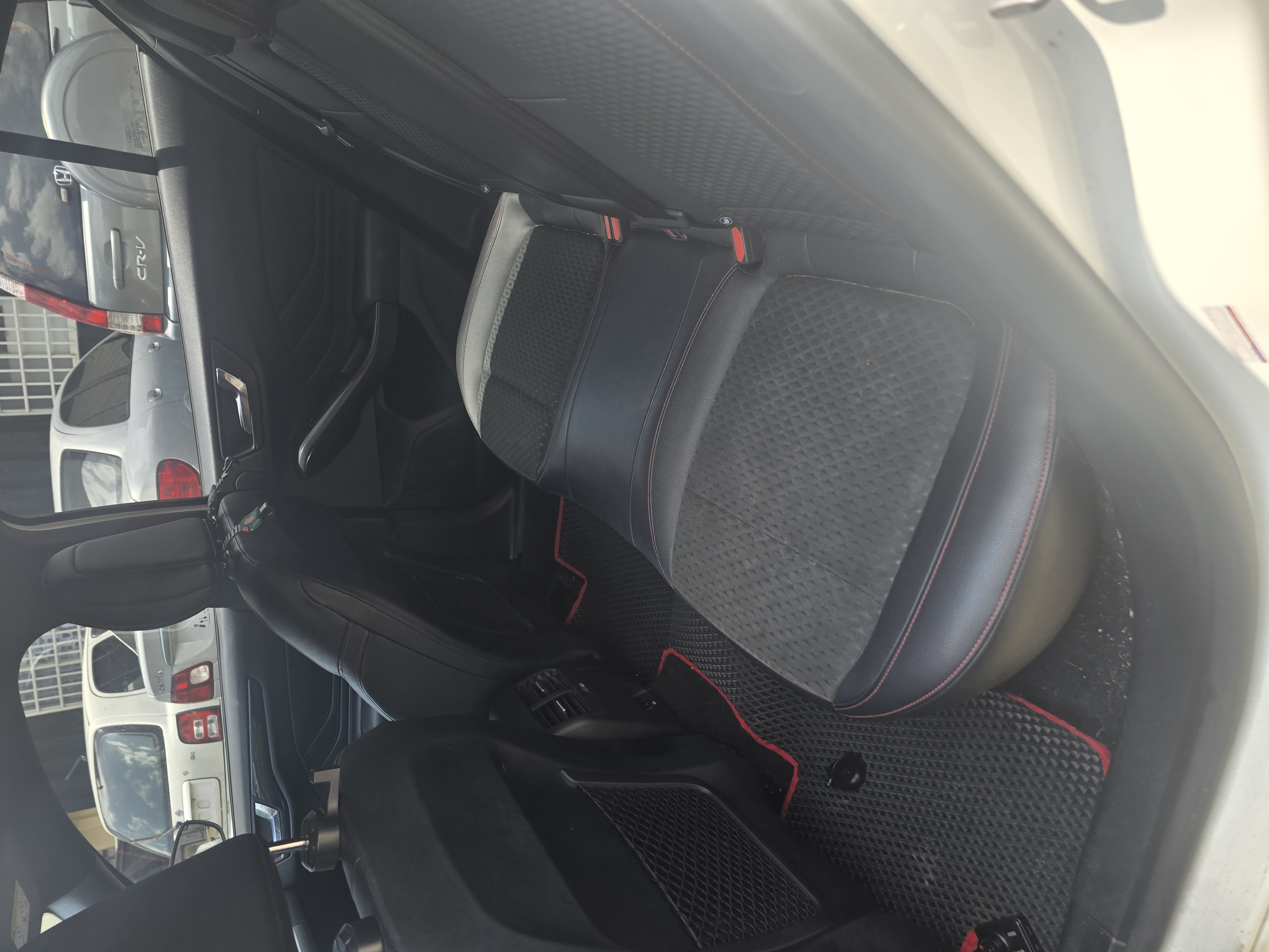 售：福特FOCUS 1.5ST-LINE 全車精品改鋁圈避震排氣管皆已整備上車！  第6張相片