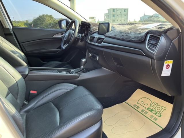 MAZDA馬自達 MAZDA 3  第7張相片