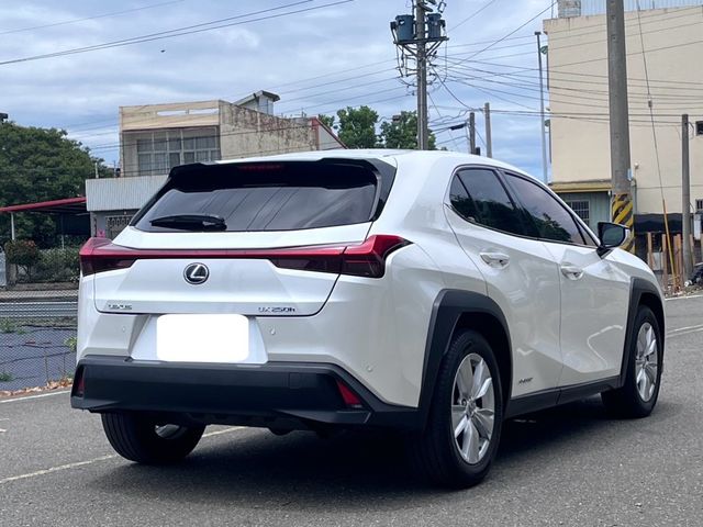 LEXUS凌志 UX250H  第2張相片
