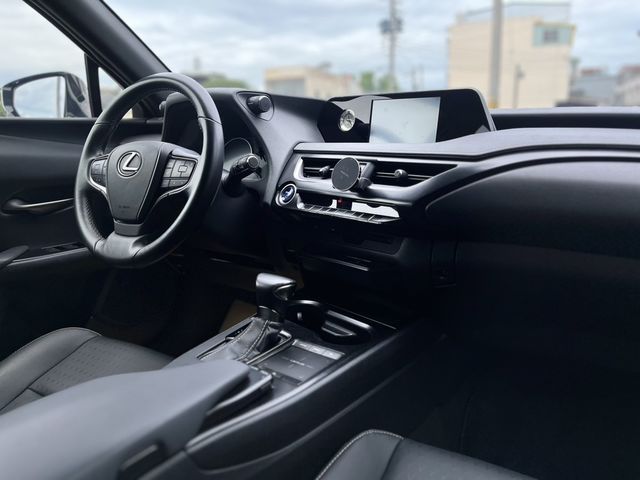 LEXUS凌志 UX250H  第13張相片