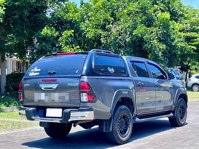 TOYOTA豐田 HILUX  第2張相片