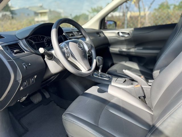 NISSAN日產 TIIDA  第8張相片