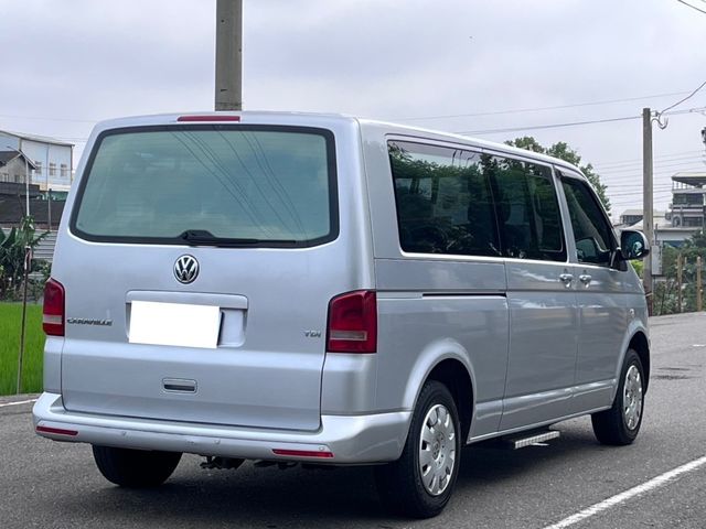 VOLKSWAGEN福斯 T5 CARAVELLE  第2張相片