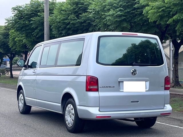 VOLKSWAGEN福斯 T5 CARAVELLE  第4張相片