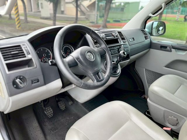 VOLKSWAGEN福斯 T5 CARAVELLE  第7張相片