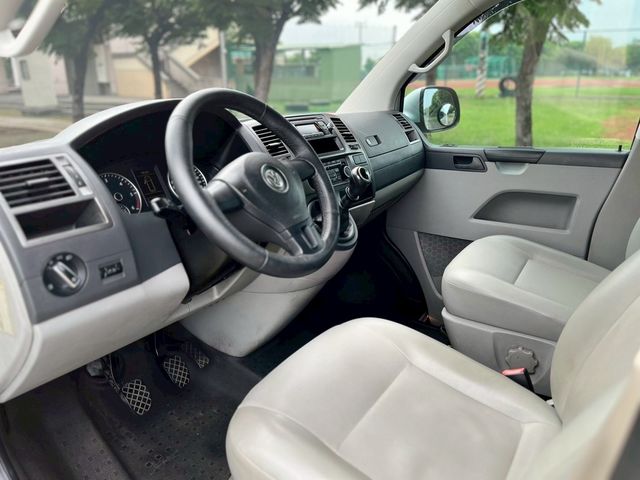 VOLKSWAGEN福斯 T5 CARAVELLE  第9張相片