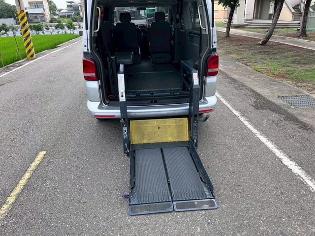 VOLKSWAGEN福斯 T5 CARAVELLE  第12張相片