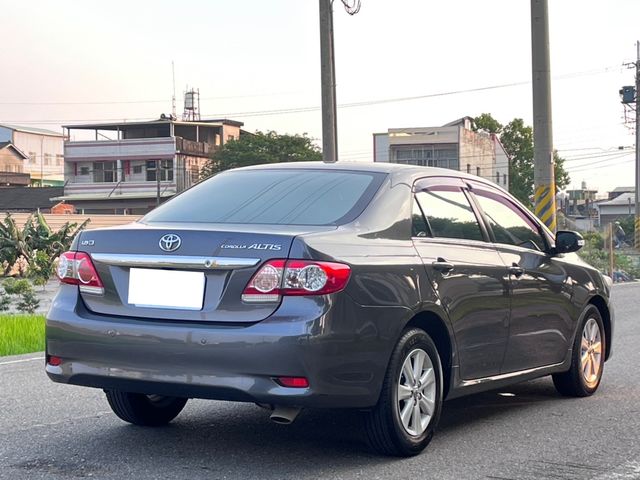 TOYOTA豐田 ALTIS  第2張相片