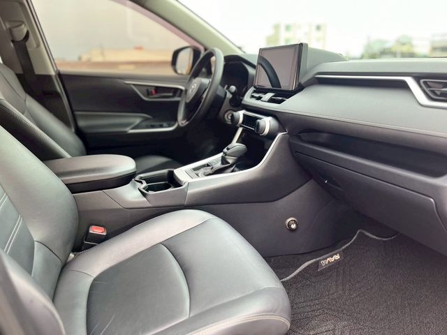 TOYOTA豐田 RAV4  第10張相片