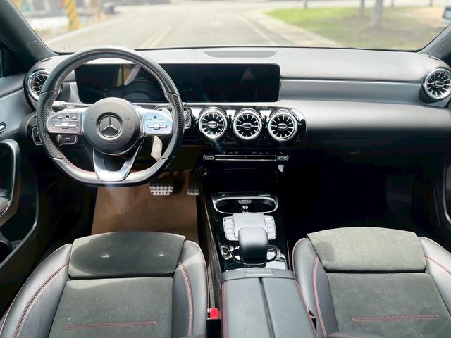 M-BENZ賓士 A180  第7張相片
