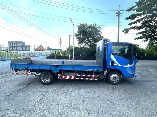 ISUZU五十鈴 ELF  第7張相片