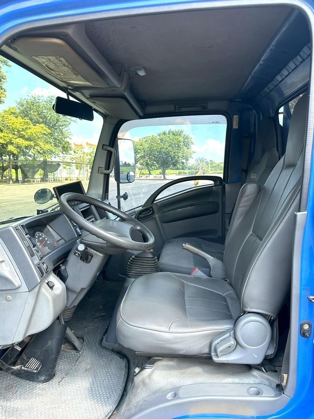 ISUZU五十鈴 ELF  第8張相片
