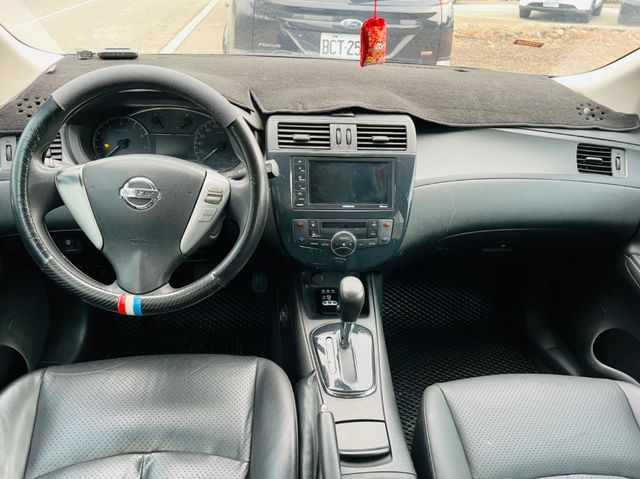 NISSAN日產 TIIDA  第6張相片