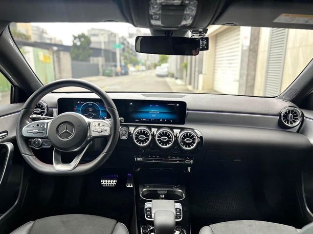 M-BENZ賓士 A180  第16張相片