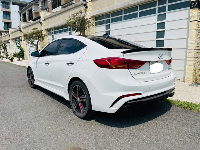 HYUNDAI現代 ELANTRA  第2張相片
