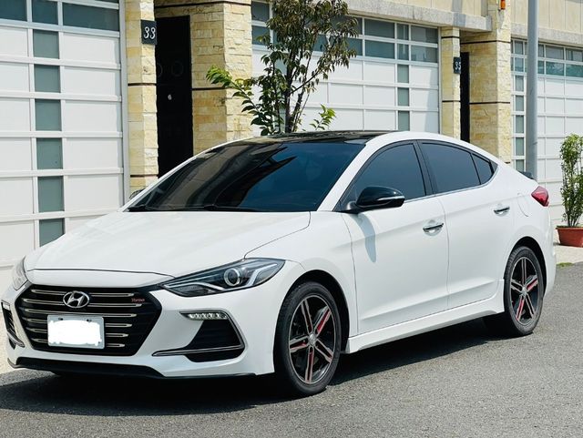 HYUNDAI現代 ELANTRA  第6張相片