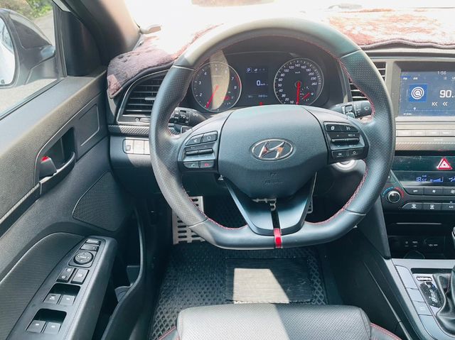 HYUNDAI現代 ELANTRA  第13張相片