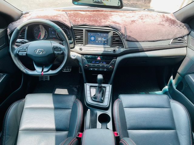 HYUNDAI現代 ELANTRA  第17張相片