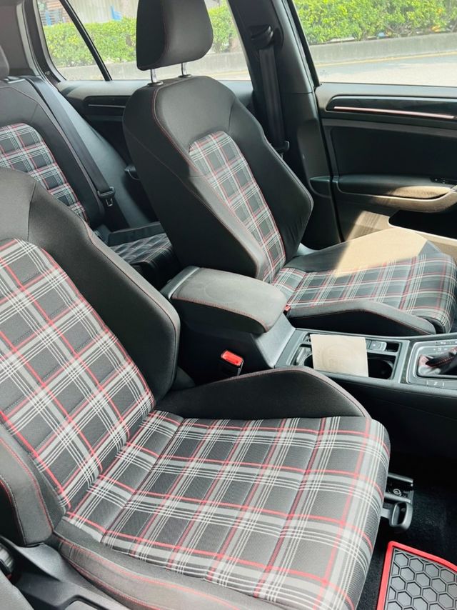 VOLKSWAGEN福斯 GOLF GTI  第5張相片
