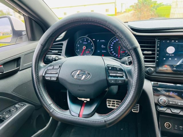 HYUNDAI現代 ELANTRA  第9張相片
