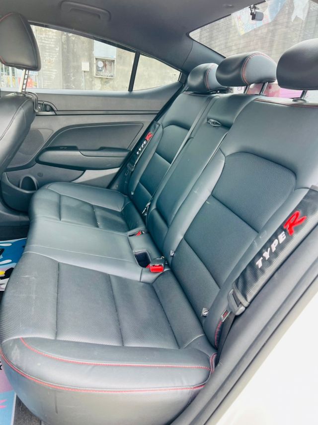 HYUNDAI現代 ELANTRA  第16張相片