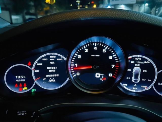PORSCHE保時捷 CAYENNE  第8張相片