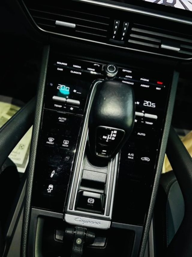 PORSCHE保時捷 CAYENNE  第10張相片