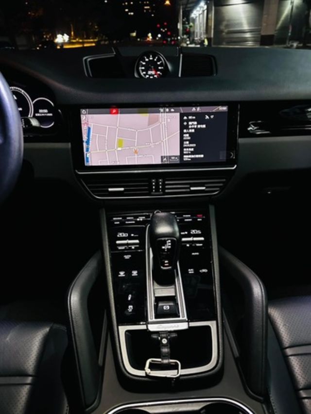 PORSCHE保時捷 CAYENNE  第12張相片