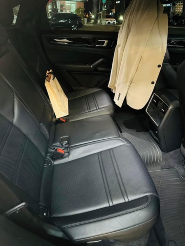 PORSCHE保時捷 CAYENNE  第18張相片