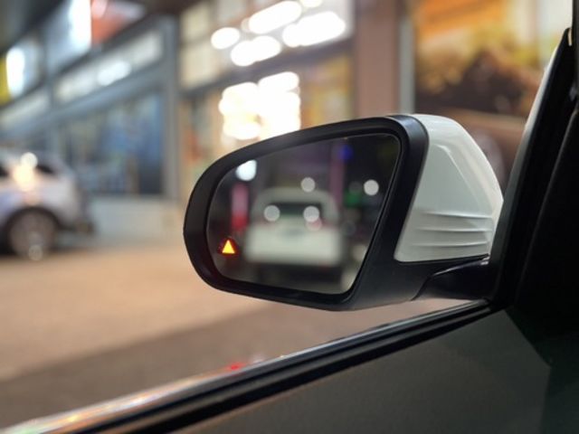 M-BENZ賓士 C300  第11張相片