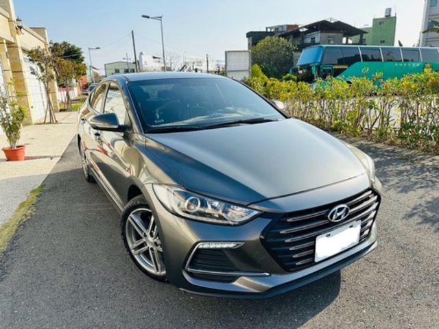 HYUNDAI現代 ELANTRA  第1張相片