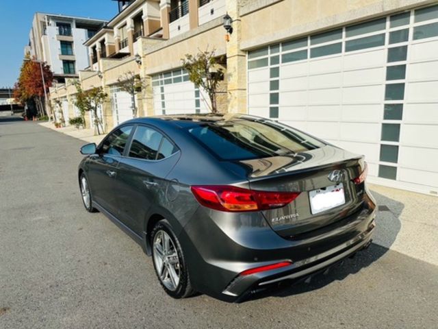 HYUNDAI現代 ELANTRA  第2張相片