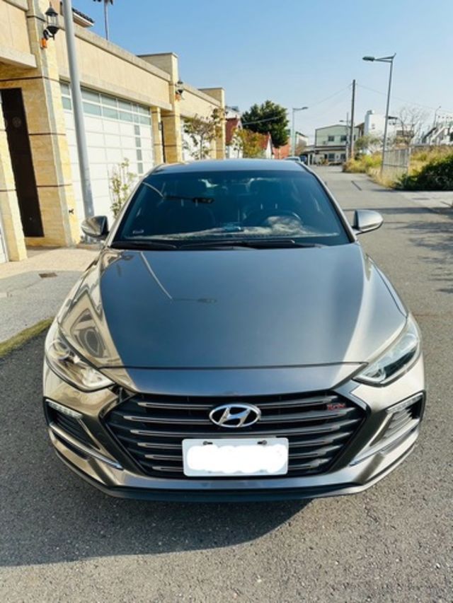 HYUNDAI現代 ELANTRA  第3張相片
