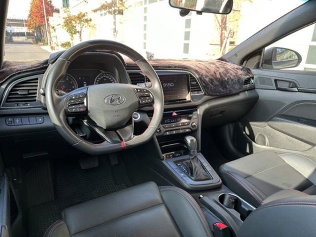 HYUNDAI現代 ELANTRA  第5張相片