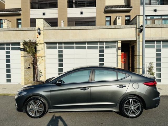 HYUNDAI現代 ELANTRA  第6張相片
