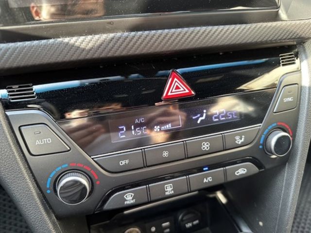 HYUNDAI現代 ELANTRA  第9張相片