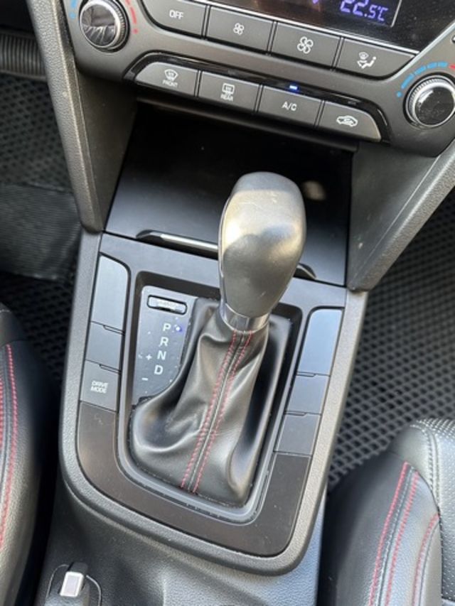 HYUNDAI現代 ELANTRA  第14張相片